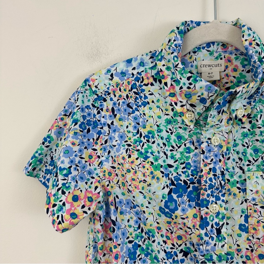 Crewcuts Colorful Floral Short Sleeve Button Up Size 6-7 Boys - Picture 2 of 4